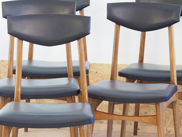 6 chaises bois et Skaï noir Mid-Century