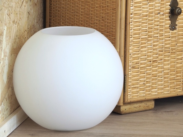 Grande lampe boule BRILLIANT