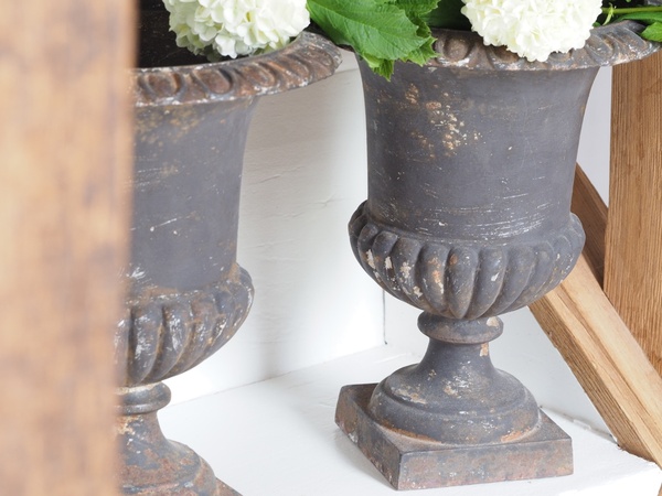 Paire de petits vases Médicis