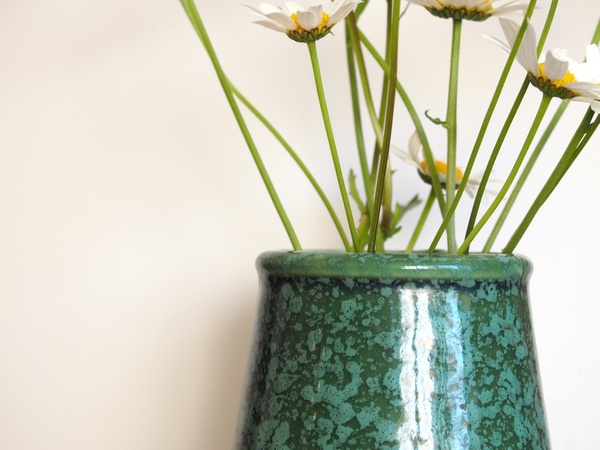 Vase moucheté signé Ylano