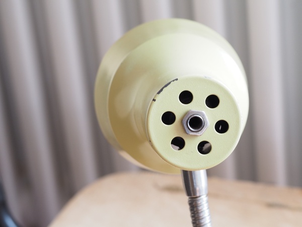 Lampe de bureau beige JE FASSG