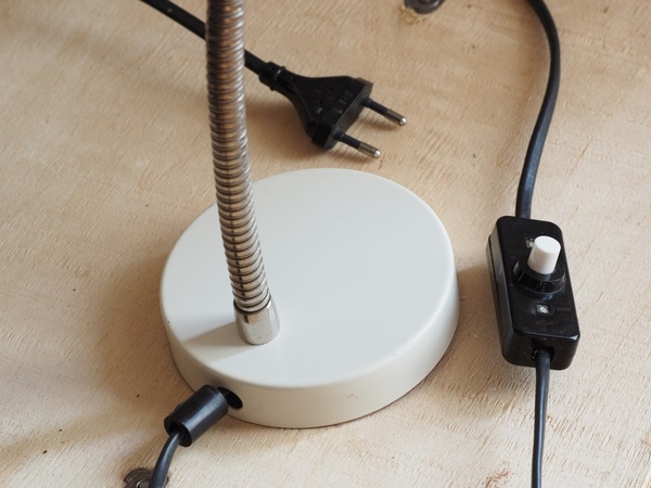 Lampe de bureau blanche JE FASSG