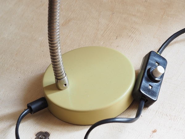 Lampe de bureau beige JE FASSG