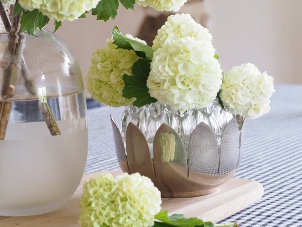 Grand pique fleurs n°5 avec socle en métal
